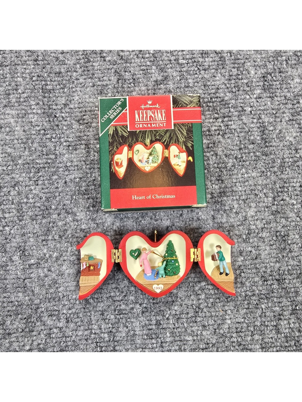 Hallmark Keepsake Heart of Christmas 1992 3rd in Series Hinged Ornament Box